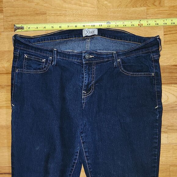 Old Navy Women's Diva Straight Leg Denim Jeans Size 14 Cotton Polyester Spandex - Picture 6 of 11